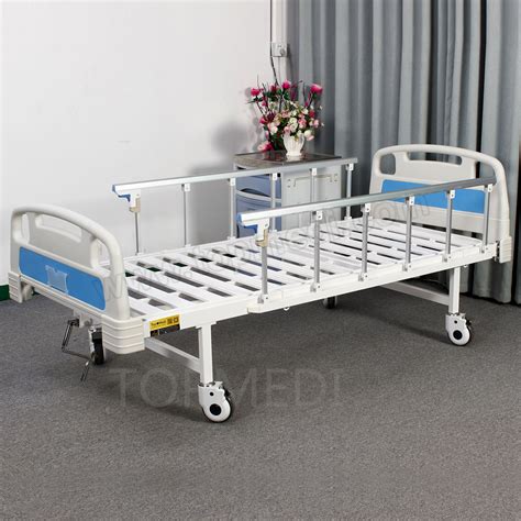 Ce Iso Factory Two Functions Crank Manual Hospital Bed China Medic