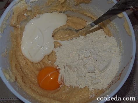 Кекс с изюмом и цукатами