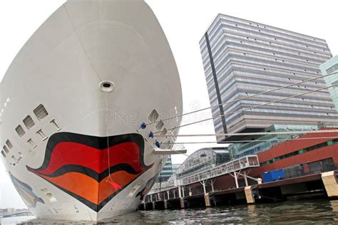 Nave Da Crociera Aidasol Nel Porto Di Amsterdam Paesi Bassi Fotografia