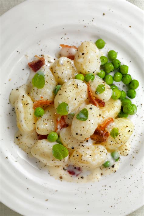 Gnocchi Met Spek En Doperwten Met Afbeeldingen Gnocchi Italiaans