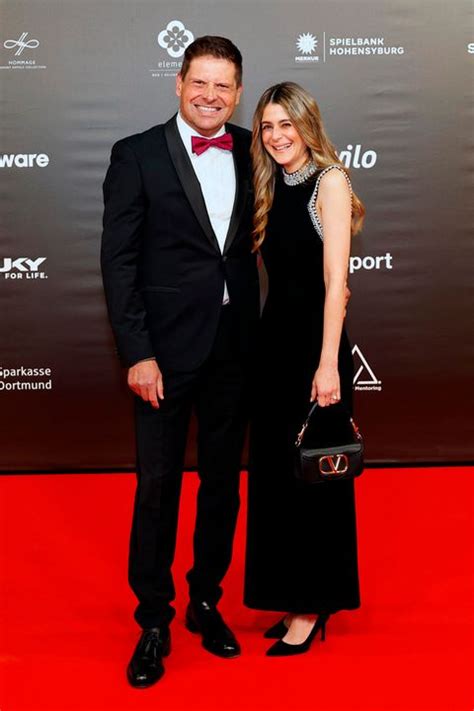 Julie Stiles Seltener Red Carpet Auftritt Mit Ehemann Preston Gala De