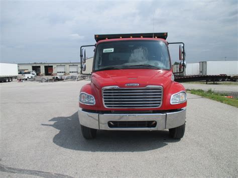 2013 Freightliner M2 106 Truck Country