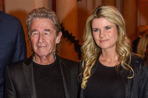 Peter Maffay F R Seine Familie Er Kehrt Der B Hne Den R Cken Gala De