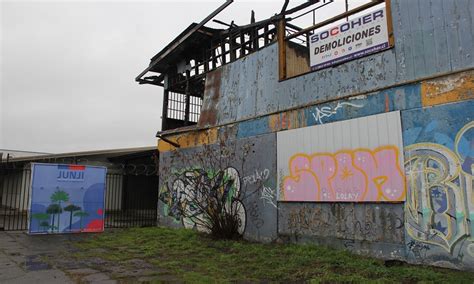 Autoridades dan el inicio al proceso de demolición de la ex escuela