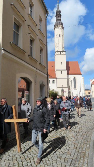 Kumenischer Kreuzweg F R Den Frieden Am April Pfarrei St