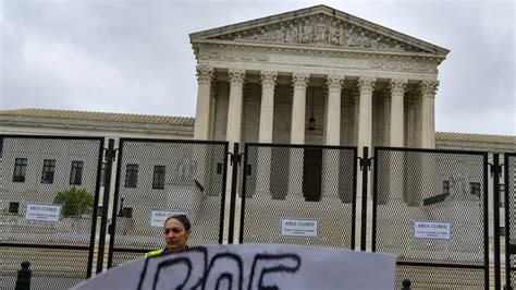 Supreme Court Says It Hasnt Found Who Leaked Opinion Overturning Roe