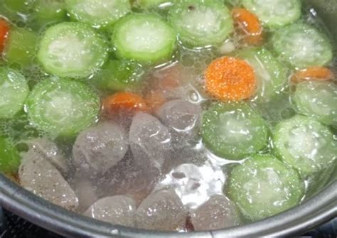 Resep Sup Oyong Wortel Bakso Oleh Mazaya Cookpad