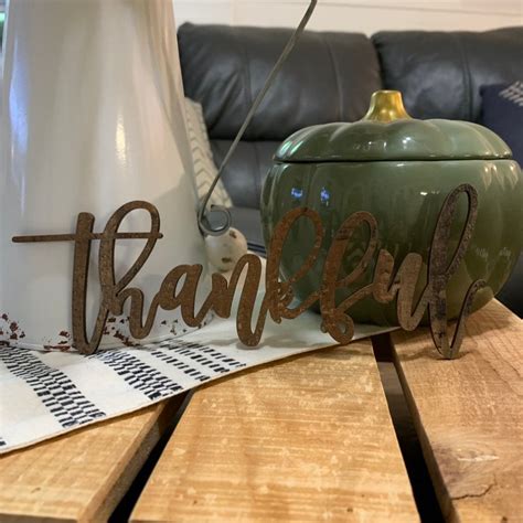 Plate Setting Grateful Wood Word Cutout Wreath Decor Grateful Etsy