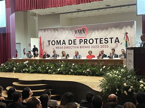 Encabeza Maru Toma De Protesta De Mesa Directiva De La Barra De