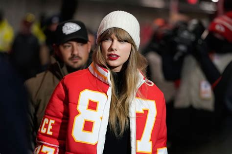 Taylor Swift At Miami Dolphins Vs Kansas City Chiefs Afc Wc Playoff Game In Kansas City 01 13