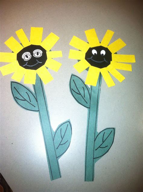 Summer Sunflower Craft By Sarah Sunflower Crafts Preschool Crafts