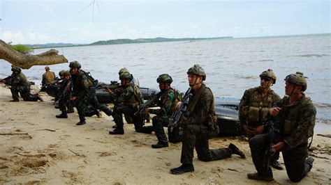 Prajurit Marinir Pasmar Laksanakan Drill Latihan Latgabma Super