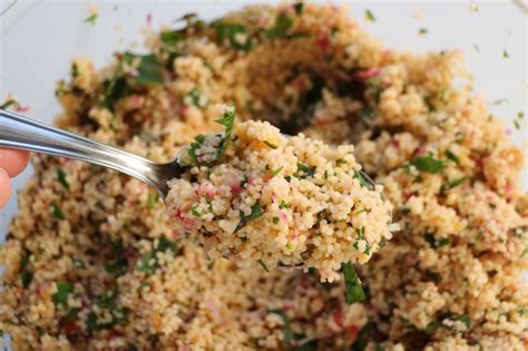 Le taboulé c est un plat originaire du moyen orient qui est une salade