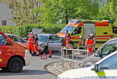 Crash In Hohenstein Ernstthal Ein Schwerverletzter