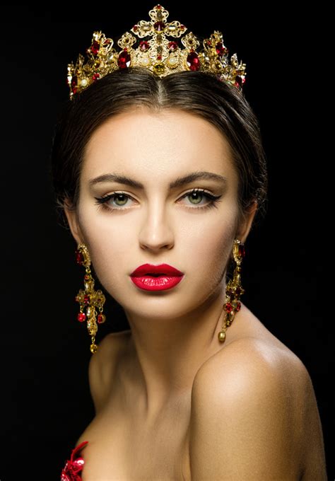 Girl With Crown Jewelery Hd Picture Free Download