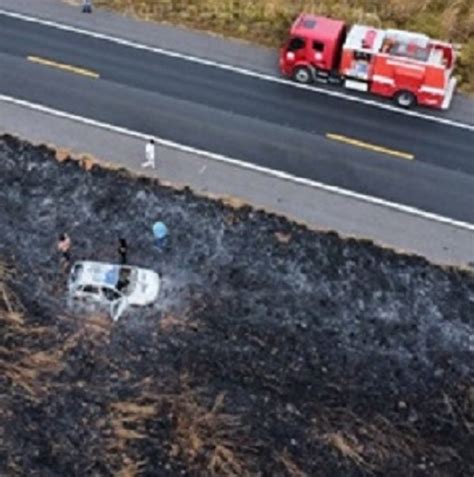 Dois Corpos Carbonizados S O Encontrados Dentro De Carro Incendiado Na