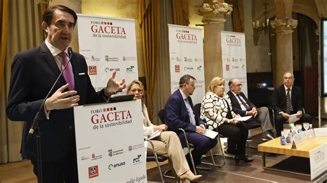 Su Rez Qui Ones Defiende El Papel De Liderazgo De Castilla Y Le N En