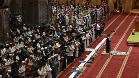 Bacaan Niat Shalat Tarawih Berjamaah Dan Sendiri Lengkap Dengan Tata