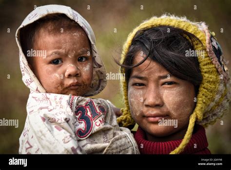 Myanmar Chin State Two Young Children On The Road To Hakha Stock