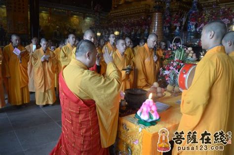 苏州重元寺举行清明《梁皇宝忏》法会之放生 菩萨在线