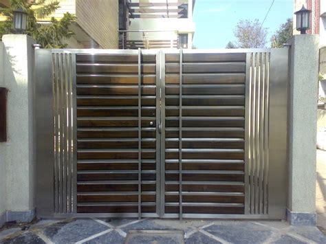 Swing Stainless Steel Entrance Gate For Homes Apartments Material