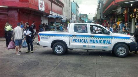 Policía municipal de San José utilizaría parqueos públicos para