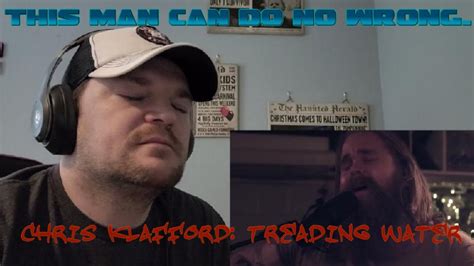 Reacting to Chris Kläfford Treading water acoustic Kitchen Session