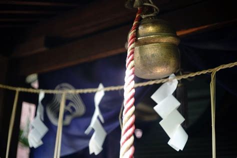 How To Pray At A Japanese Shinto Shrine Japanese Words Japanese Art