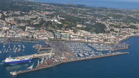 Guernsey public opinion on harbours sought - BBC News