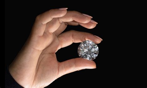 Hk Cracks Down On Hk M Diamond Fraud