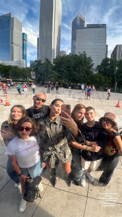 Central Dua Lipa On Twitter Dua Lipa Em Chicago Sua Equipe E