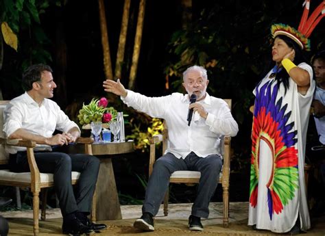 Macron Diz Que Amazônia é Cobiçada Promete Apoio A Indígenas E