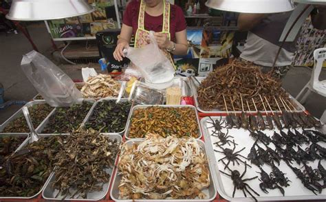 Most Absorbing Markets To Visit In Bangkok For Souvenir Hunters