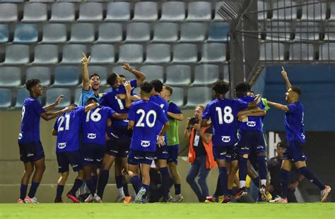 Cruzeiro Vence O Coritiba E Avan A Semi Da Copinha