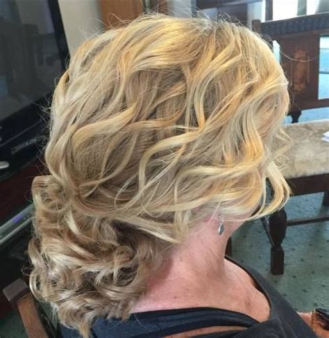 12 Cool Wedding Hairstyles For Older Women Woth Medium Length Hair