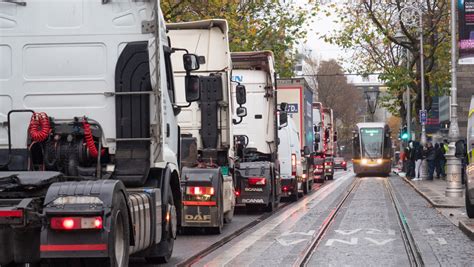 Tóibín Says Government Awol On Fuel Crisis As Truckers Protest Gript