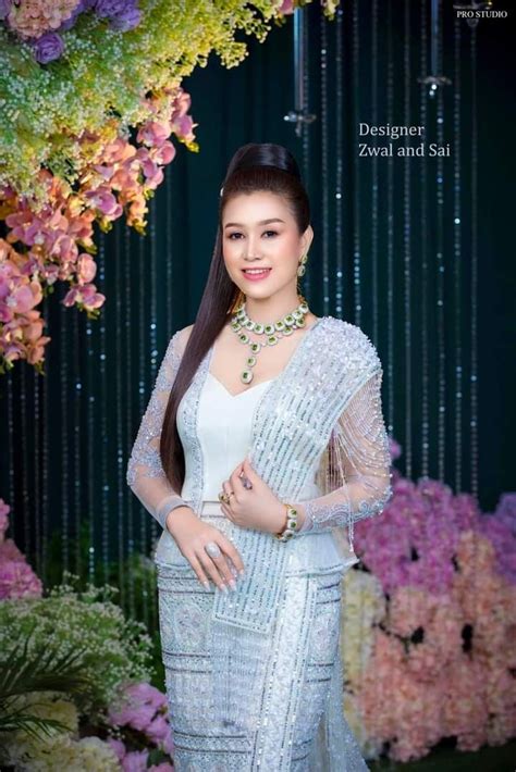 Pin Van Ei Thu Zar Thin Op Myanmar Traditional Dress