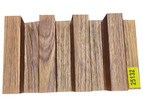 Rectangular Brown WPC Wall Louvers Panel For Residential Thickness