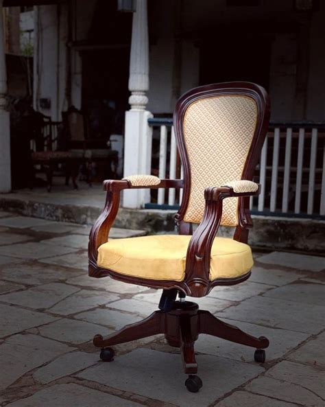 Rexine Mid Back Resolving Boss Chair Fixed Arm At Rs 16500 In Jodhpur