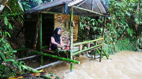 2 HARI 2 MALAM DALAM HUTAN CAMPING DAN BERBURU MEMBUAT SHELTER BAMBU