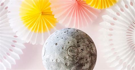 Fête Gazette Diy Moon Cake Topper