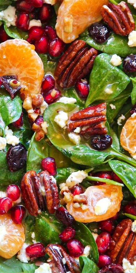 Christmas Salad With Spinach Mandarin Oranges Pecans Cranberries