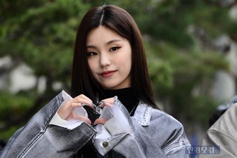 포토 Itzy 예지 매력적인 고양이상 네이트 연예