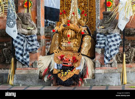 Bailes Barong Y Kris Tradicional Danza Balinesa Ubud La Isla De Bali