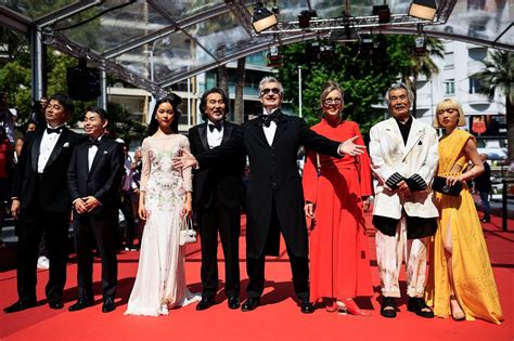 Quipe Du Film Perfect Days Mont E Des Marches Festival De Cannes