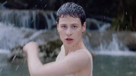 Clip Comme Si Christine And The Queens Danse En Pleine Nature