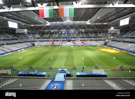 General view of the Stade Pierre-Mauroy, Lille Stock Photo - Alamy