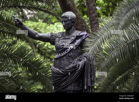 Monumento De Luto Hi Res Stock Photography And Images Alamy