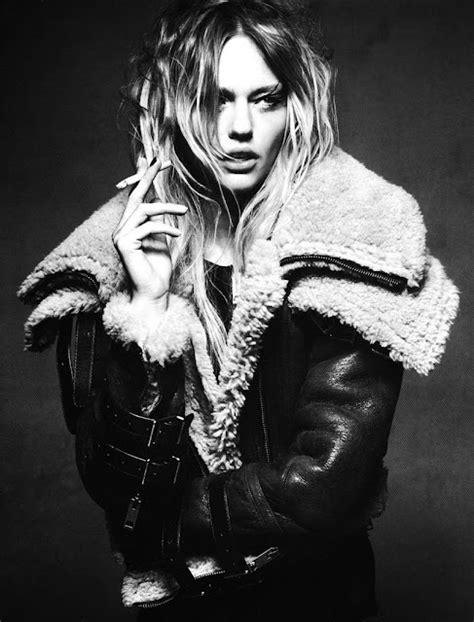 Maison De Diana I Am Cold And I Want This Stop Smoking Sasha