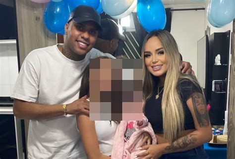 Ex de jogador que tatuou nome de filha que não era dele posta o